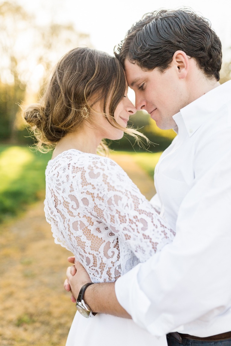 La jolie séance engagement de Cécile et Lansdale au printemps