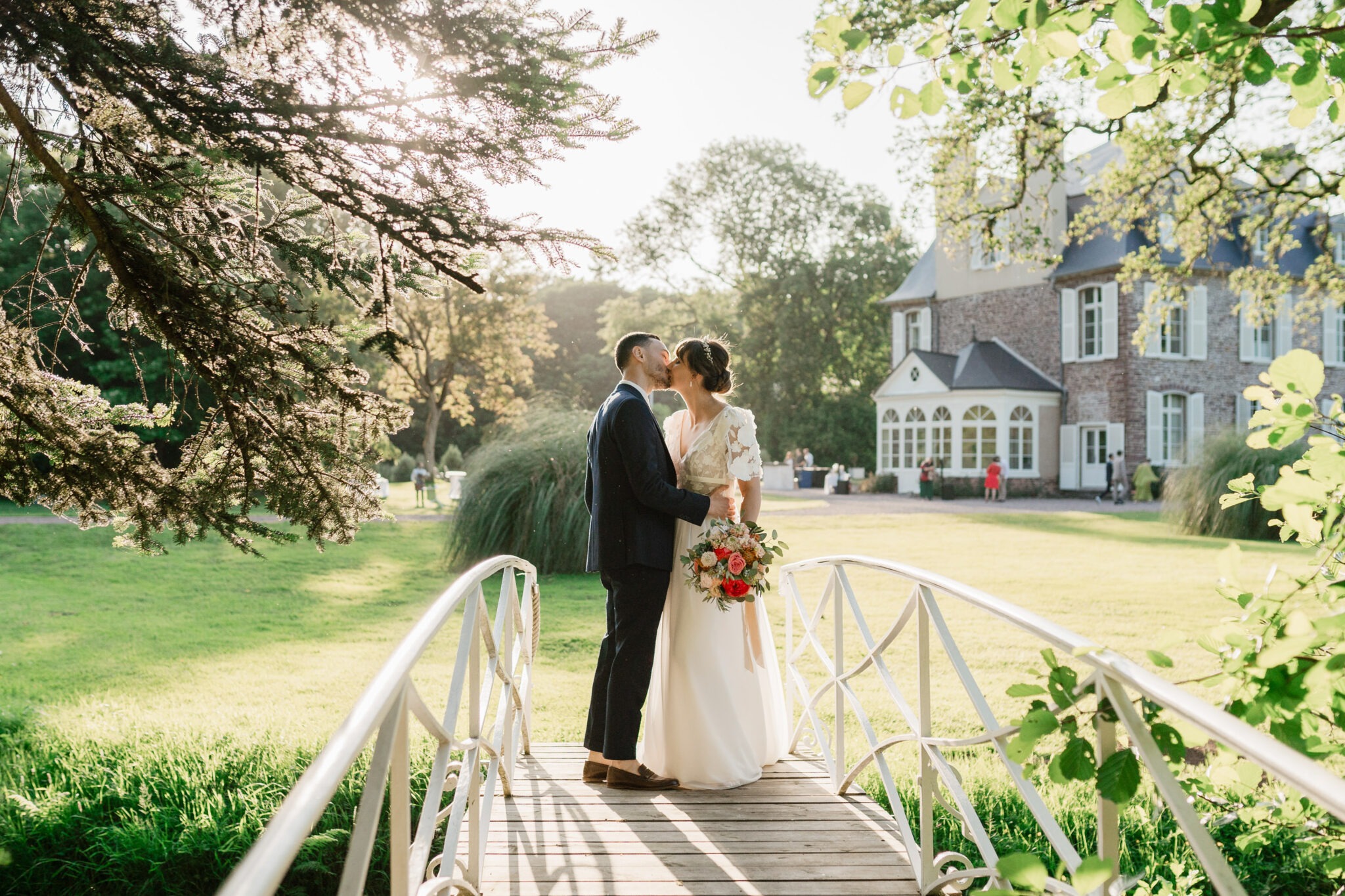 photos de couple marié au domaine des Longrais à St Thurial en Bretagne